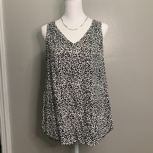 Old Navy sleeveless top size Medium